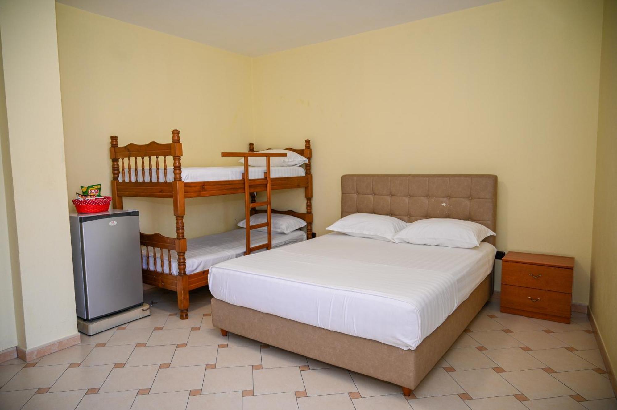 Hotel Vila Emes Dıraç Dış mekan fotoğraf