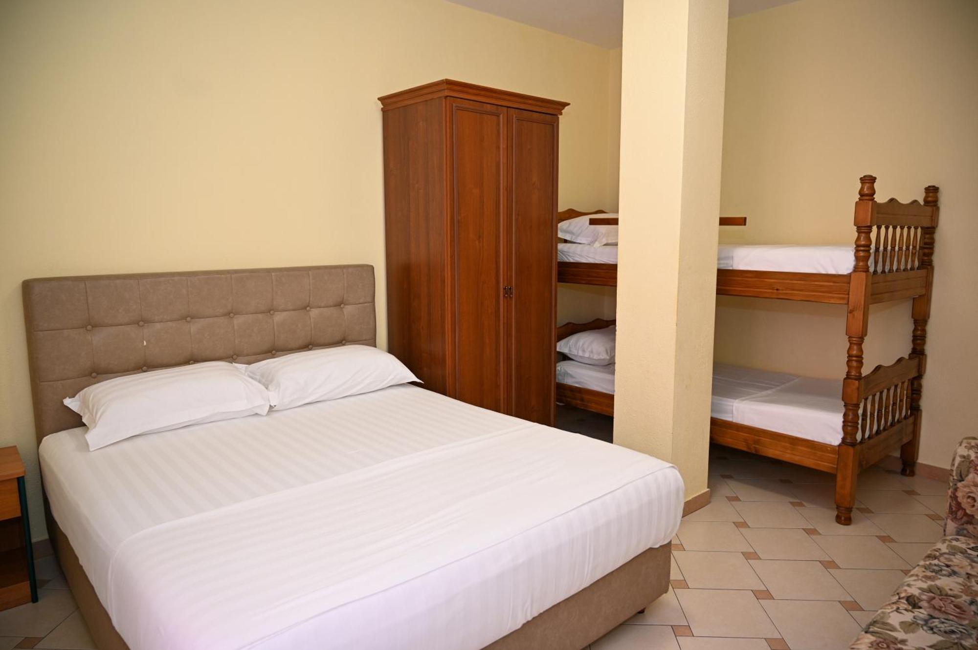 Hotel Vila Emes Dıraç Dış mekan fotoğraf