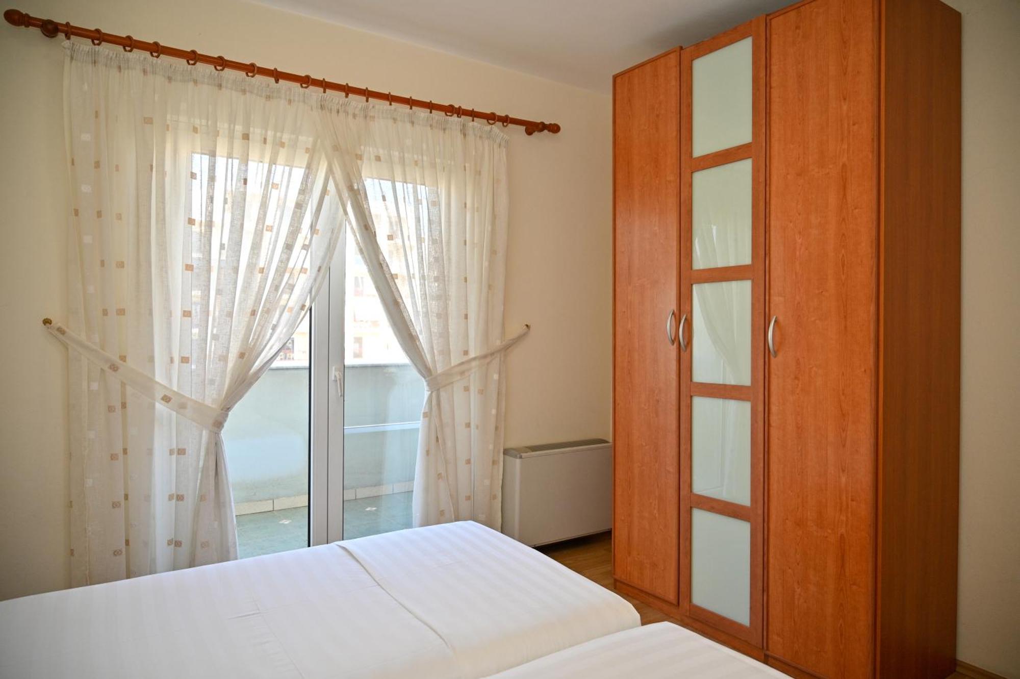 Hotel Vila Emes Dıraç Dış mekan fotoğraf