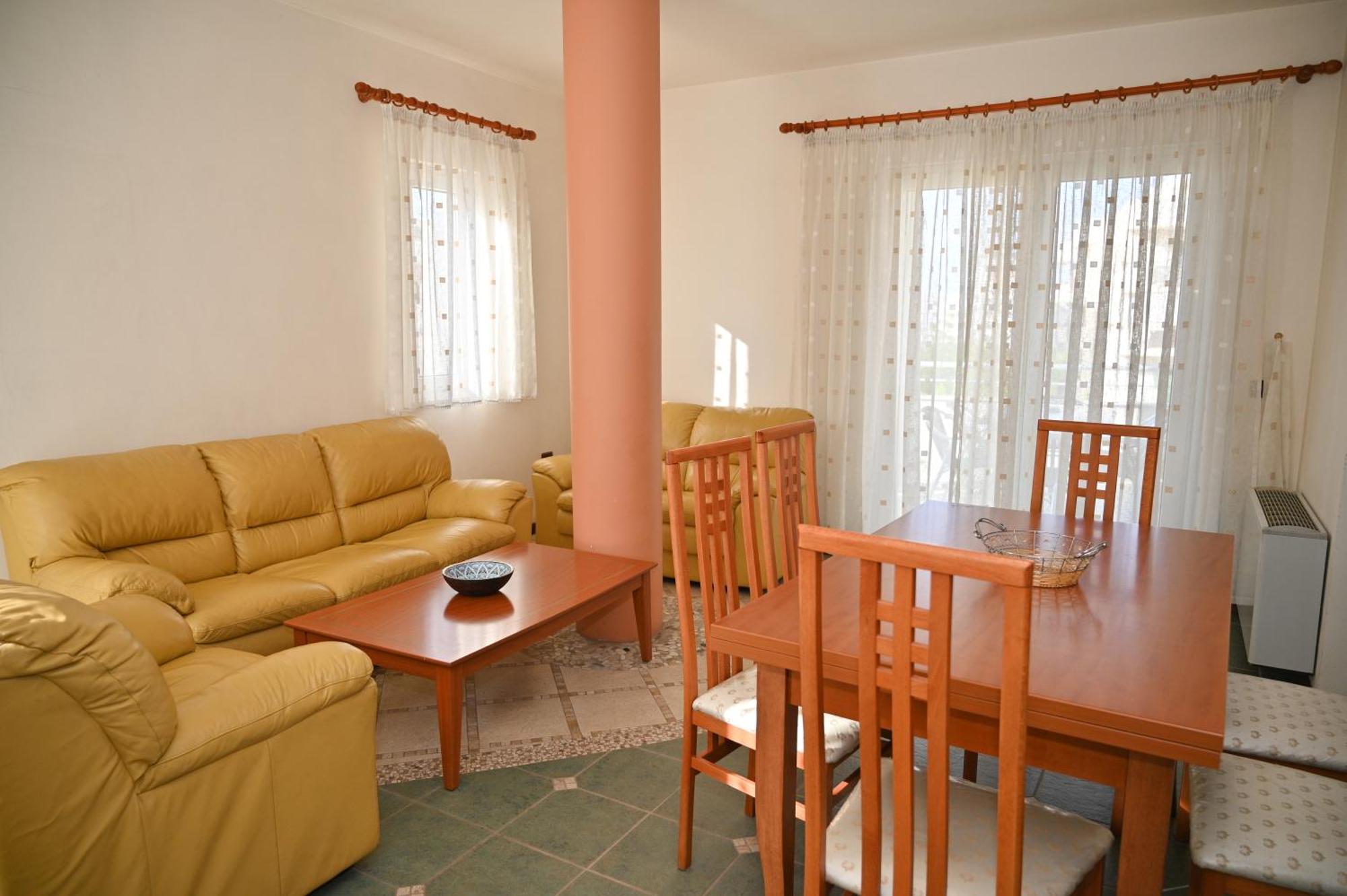 Hotel Vila Emes Dıraç Dış mekan fotoğraf