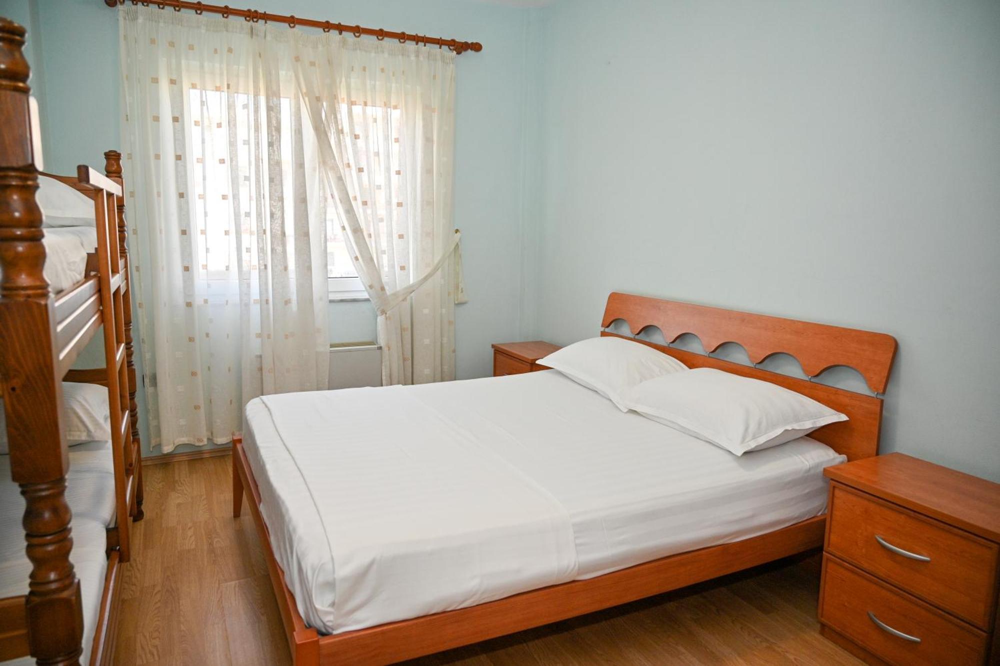 Hotel Vila Emes Dıraç Dış mekan fotoğraf