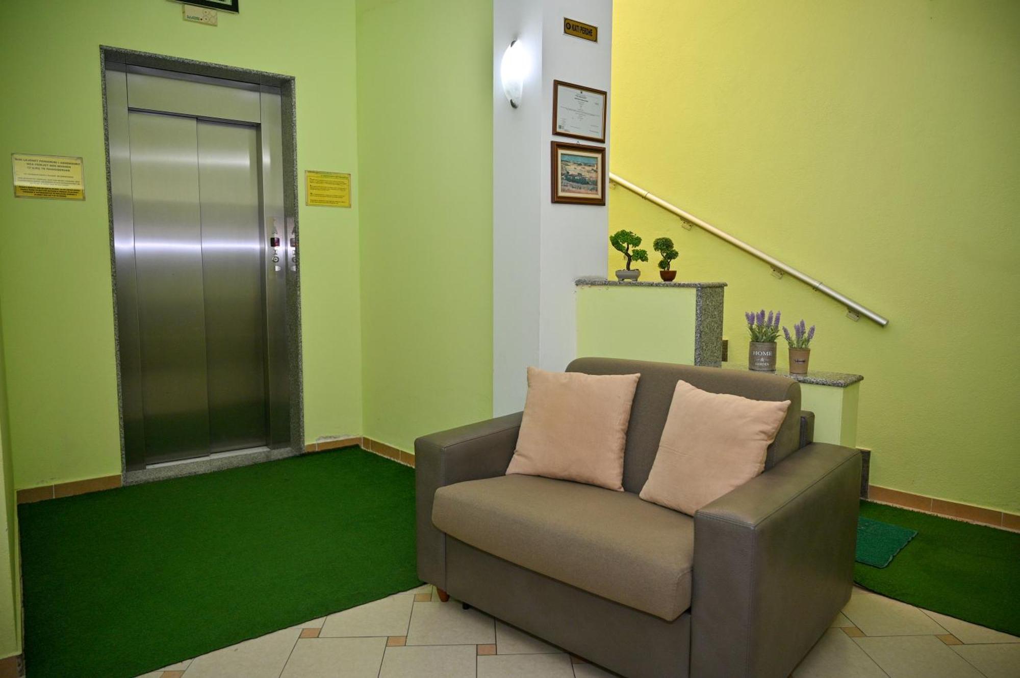 Hotel Vila Emes Dıraç Dış mekan fotoğraf